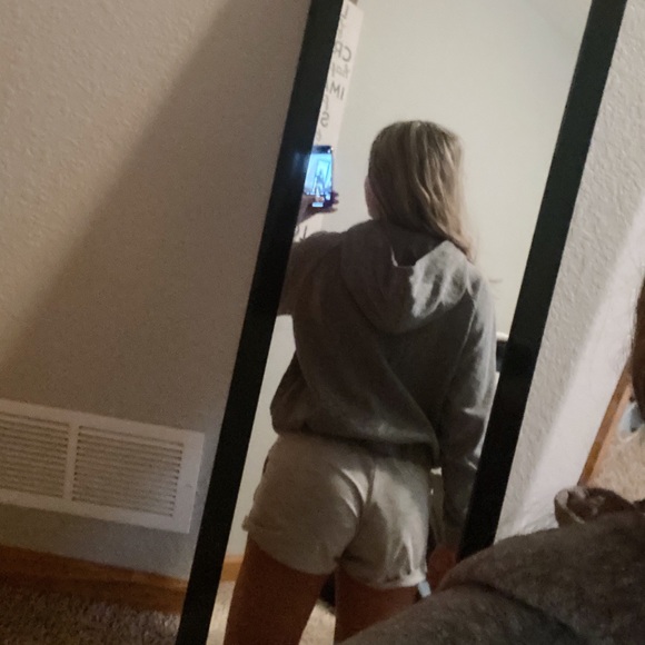 Grey pullover - Picture 2 of 6